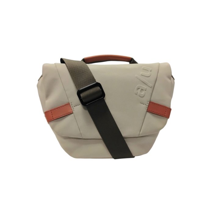 Aunts & Uncles KAZO Messenger Bag S dust